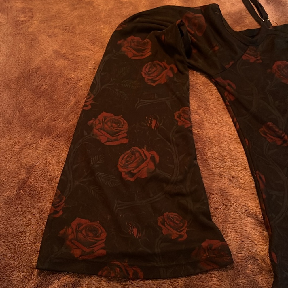 Hot Topic Rose Top - Picture 4 of 5